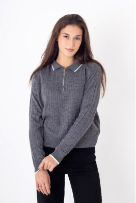 Светр жіночий